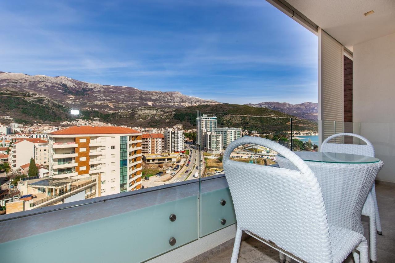 Apartments Lora In Apart-Hotel Budva Exterior photo